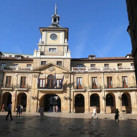 Calle Alfonso Iii El Magno, 22 شقة