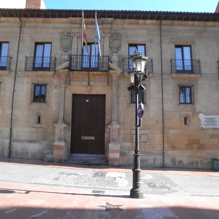 Calle Alfonso Iii El Magno, 22 * اوفيدو